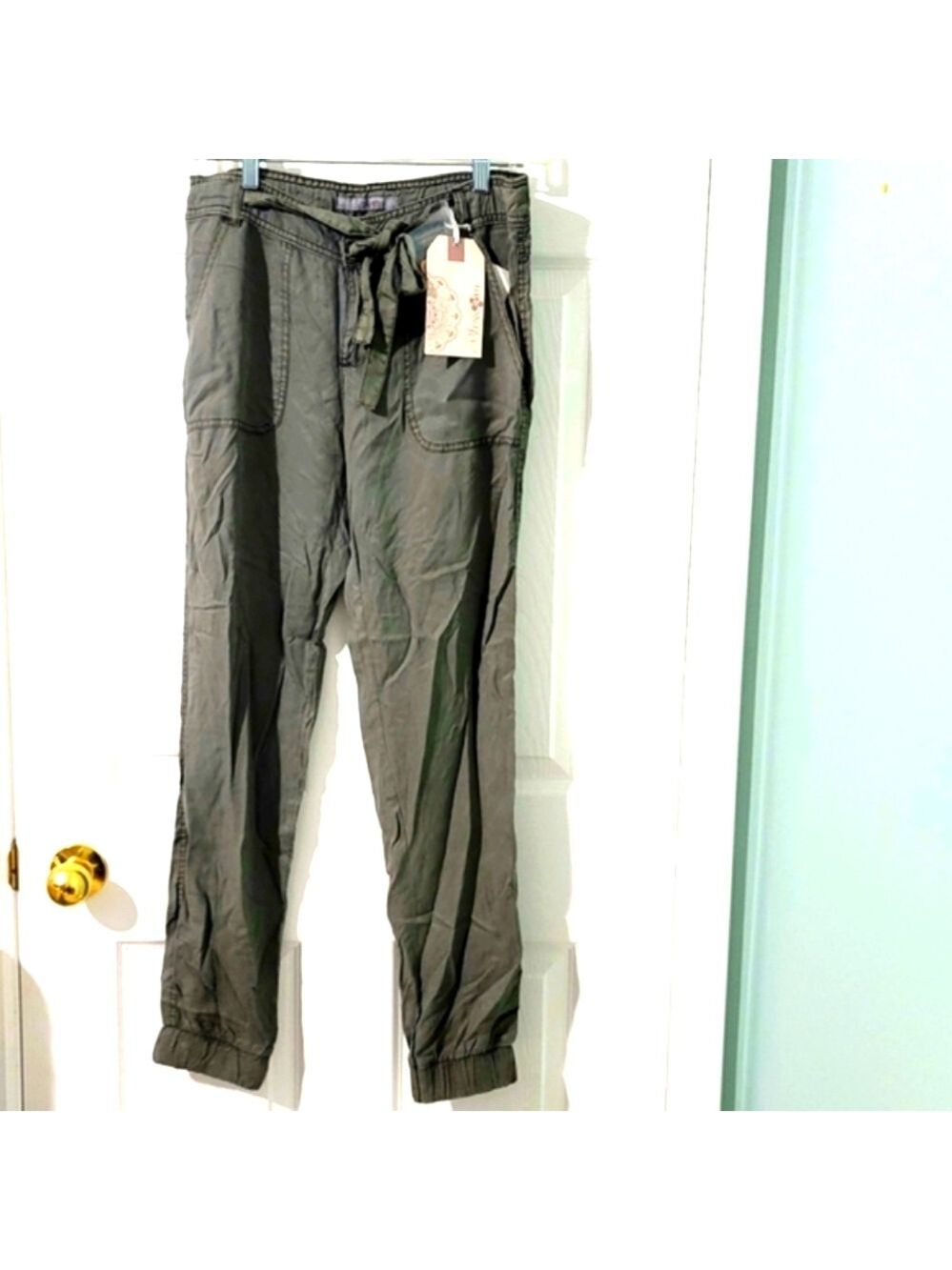 NWT Blossom Women's Cargo Pants Size 5/6